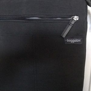 Baggallini purse gray with striped shoulder strap excellent condition like new